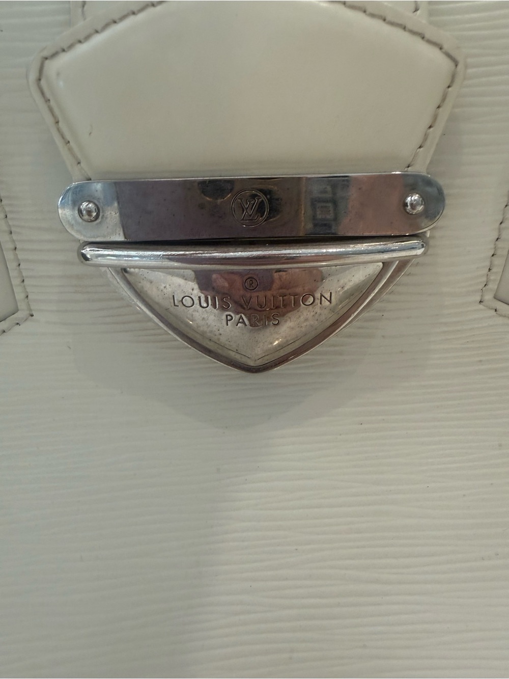 Louis Vuitton Ivoire GM Montaigne Epi Leather Handbag - Picture 2 of 9